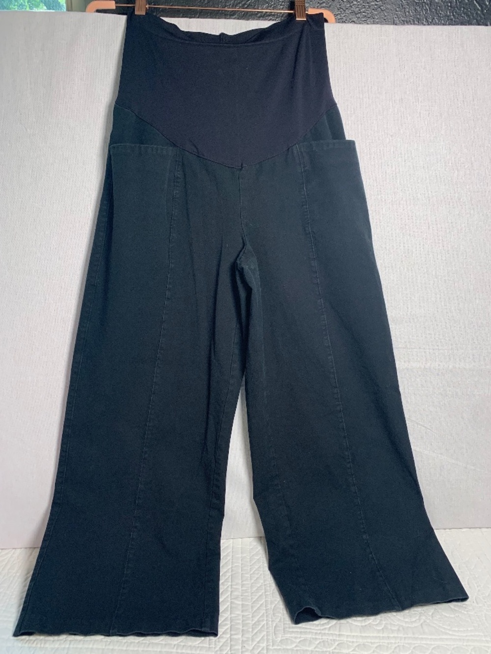 Black maternity wide leg denim sz Large Old Navy
